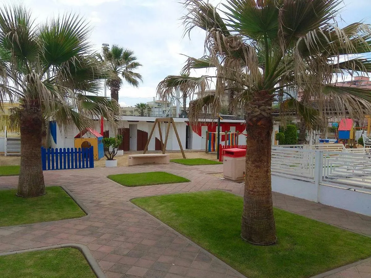 Sunny Andrea'S Beach Rimini Italy